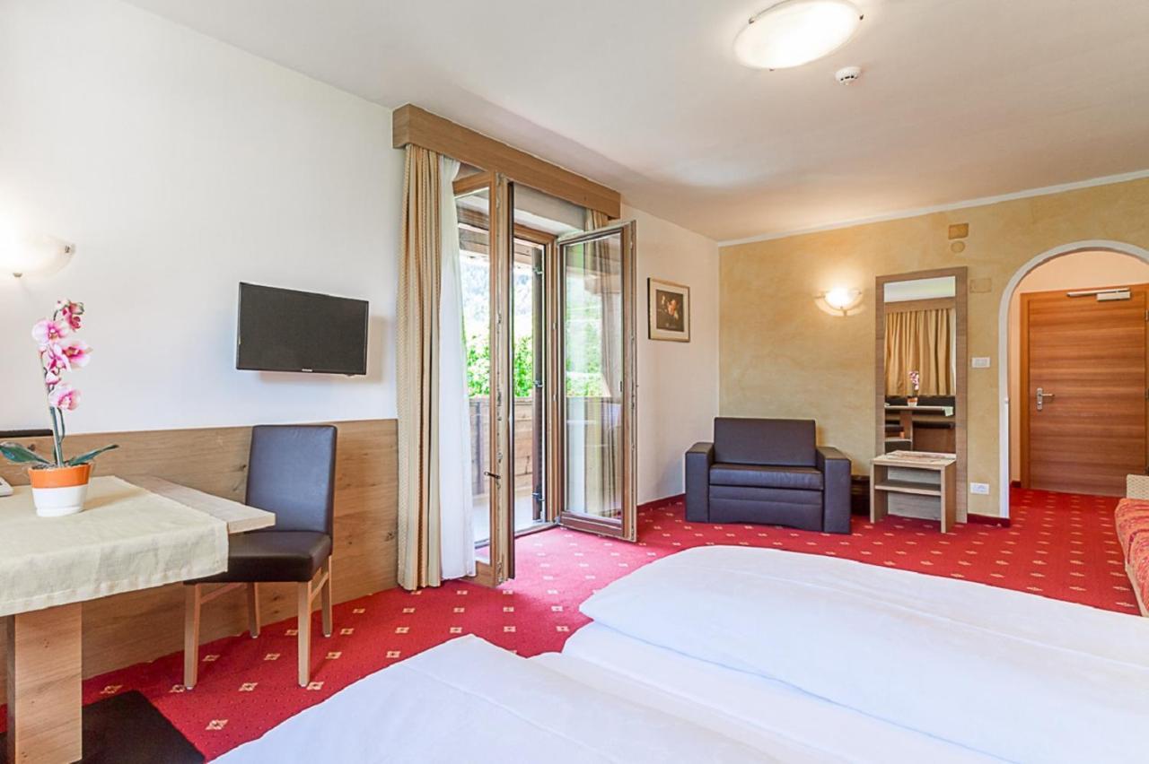 Hotel Montani Morter Esterno foto