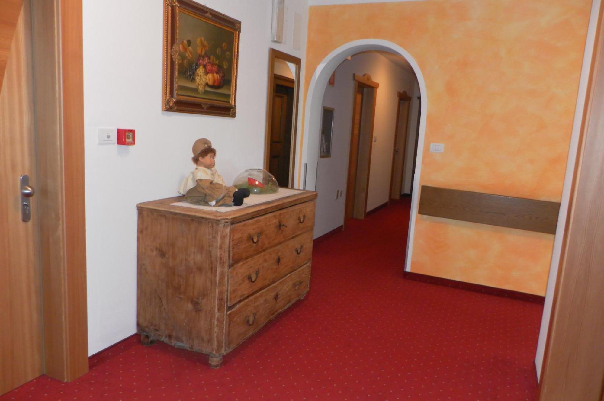 Hotel Montani Morter Esterno foto