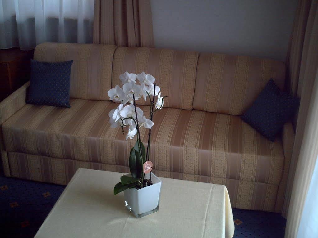 Hotel Montani Morter Esterno foto