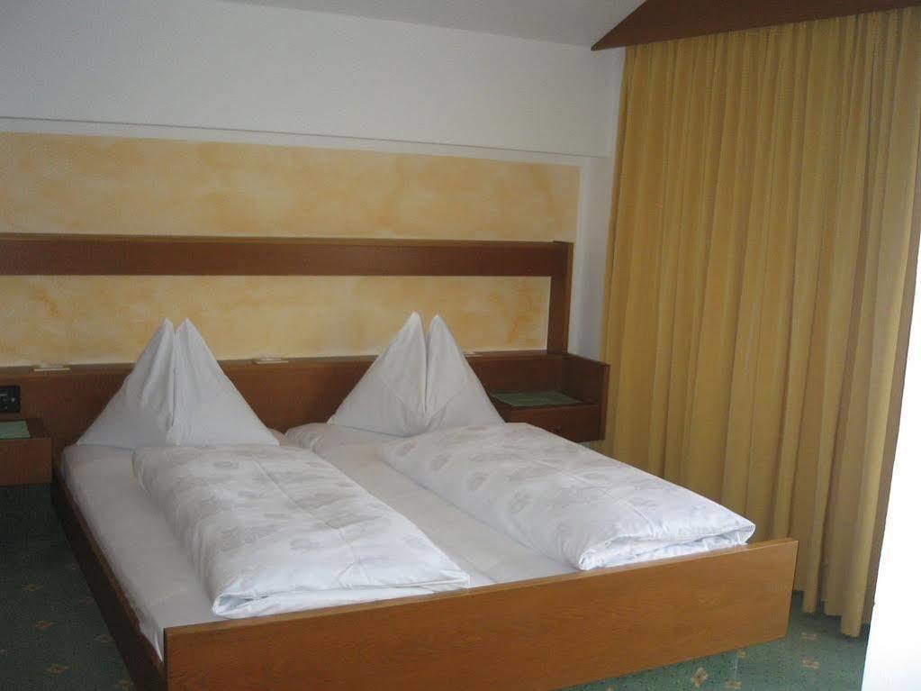 Hotel Montani Morter Esterno foto